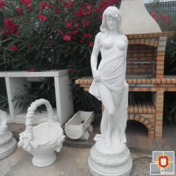 STATUE  FEMME DRAPEE